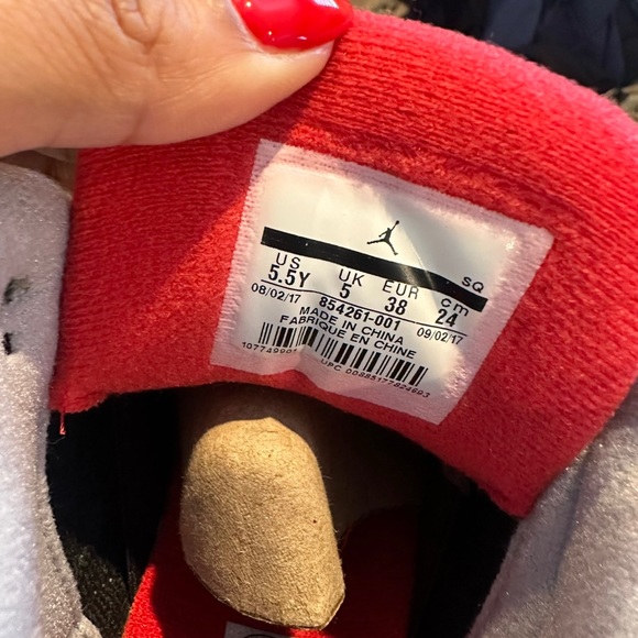 AirJordan 3 Retro - Picture 3 of 4